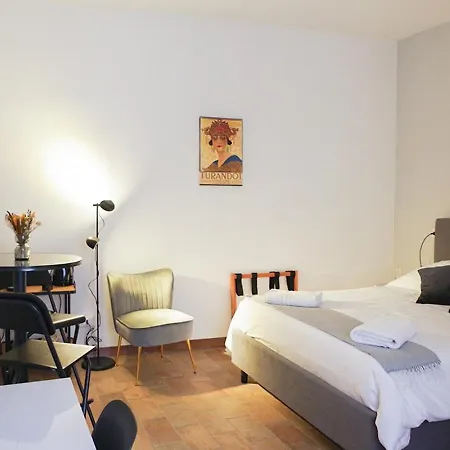 Oda ve Kahvaltı Residenza Toscanini