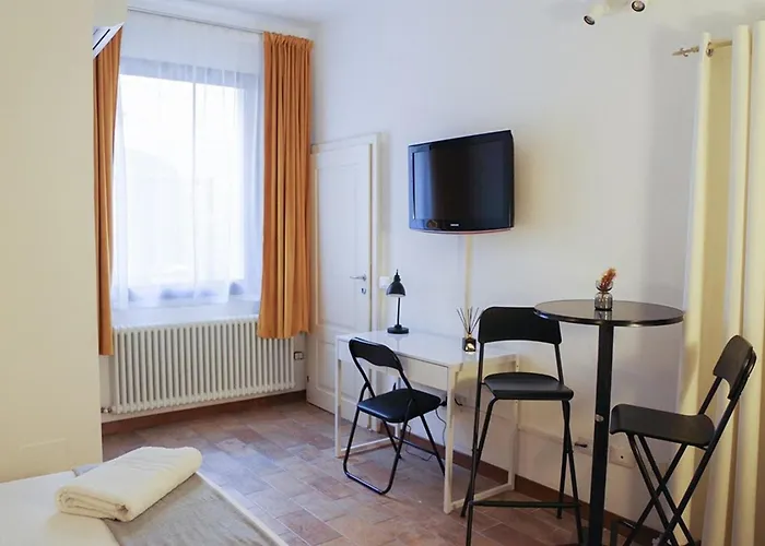 Oda ve Kahvaltı Residenza Toscanini